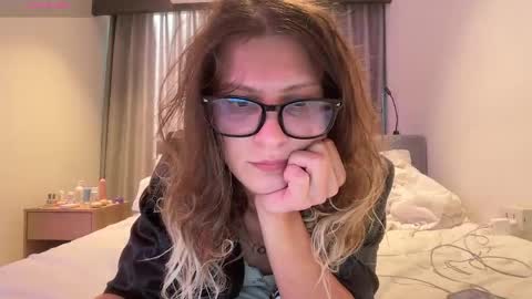 AlicePinkhead online show from April 2, 9:27 am