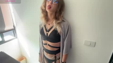 AlicePinkhead online show from March 24, 8:09 am