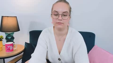 alicesensitive online show from September 18, 11:03 am