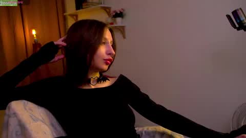 alicewallflower online show from April 8, 9:51 pm