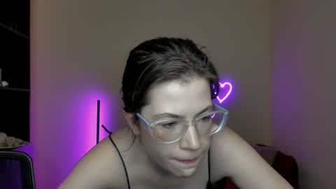 Alicia online show from March 5, 9:59 pm