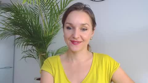 Snapshot of alicialux chatting on December 2, 11:07 am Alicia online show from December 2, 11:07 am