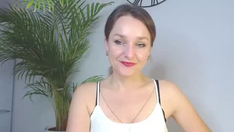 Snapshot of alicialux chatting on December 3, 8:33 am Alicia online show from December 3, 8:33 am
