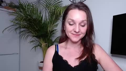 Snapshot of alicialux chatting on February 19, 6:32 pm Alicia online show from February 19, 6:32 pm