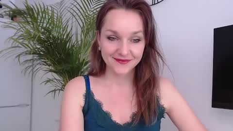 Snapshot of alicialux chatting on February 4, 11:05 am Alicia online show from February 4, 11:05 am