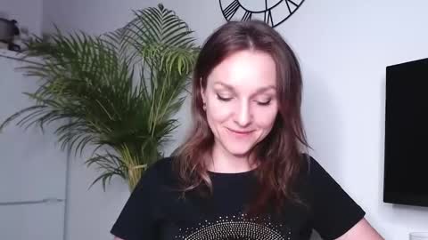 Snapshot of alicialux chatting on February 18, 7:09 pm Alicia online show from February 18, 7:09 pm