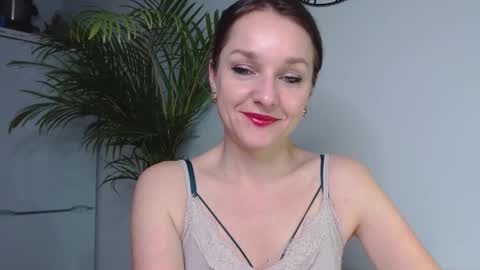 Snapshot of alicialux chatting on December 19, 3:41 pm Alicia online show from December 19, 3:41 pm