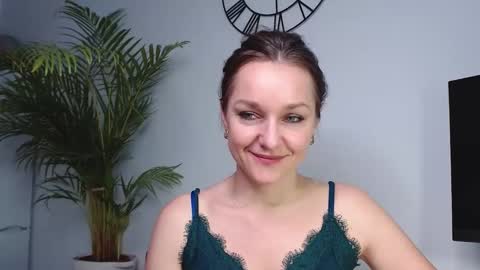 Snapshot of alicialux chatting on January 16, 8:11 am Alicia online show from January 16, 8:11 am