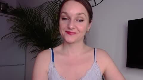 Snapshot of alicialux chatting on February 7, 3:41 pm Alicia online show from February 7, 3:41 pm