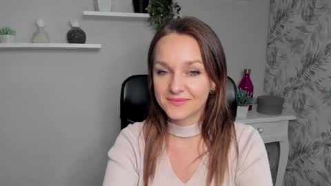Snapshot of alicialux chatting on February 20, 2:57 pm Alicia online show from February 20, 2:57 pm