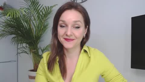 Snapshot of alicialux chatting on January 7, 11:16 am Alicia online show from January 7, 11:16 am
