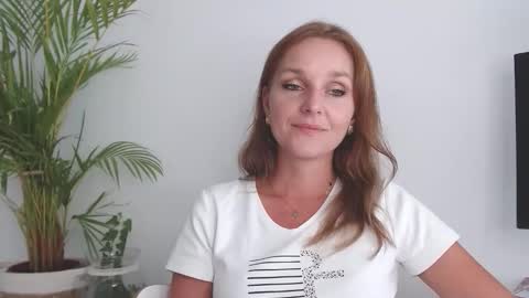Snapshot of alicialux chatting on September 10, 1:34 pm Alicia online show from September 10, 1:34 pm