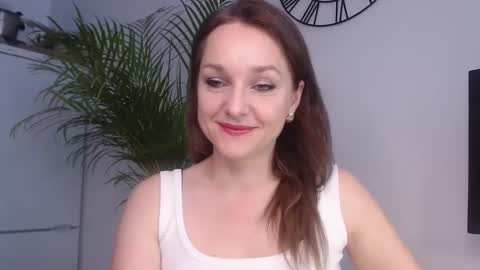 Snapshot of alicialux chatting on February 5, 8:11 am Alicia online show from February 5, 8:11 am