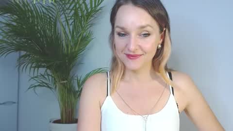 Snapshot of alicialux chatting on December 3, 11:40 am Alicia online show from December 3, 11:40 am