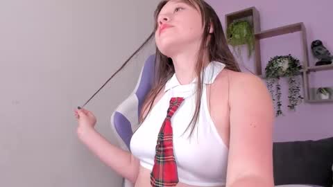 Snapshot of aliciamoonx chatting on October 7, 12:01 pm aliciamoonx online show from October 7, 12:01 pm