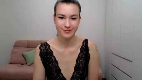 Snapshot of alicianoveli chatting on January 20, 1:11 pm alicianoveli online show from January 20, 1:11 pm
