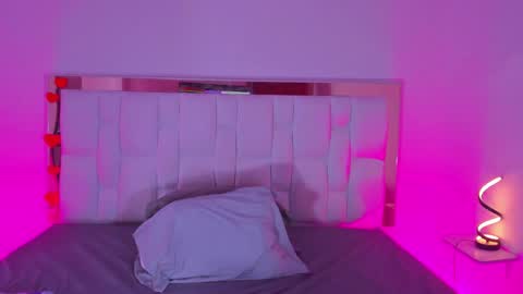 Alicia  online show from April 10, 1:33 am