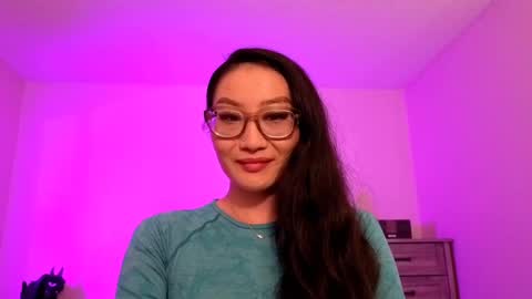Snapshot of aliciaz3 chatting on October 5, 5:20 pm Alicia Hebi online show from October 5, 5:20 pm