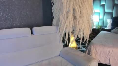 Ali Diaz online show from November 27, 9:00 pm