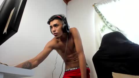 My name is Andrs and Im 18 years old. online show from June 23, 3:29 pm