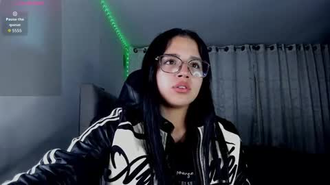 aliice_walker_ online show from January 14, 1:57 am