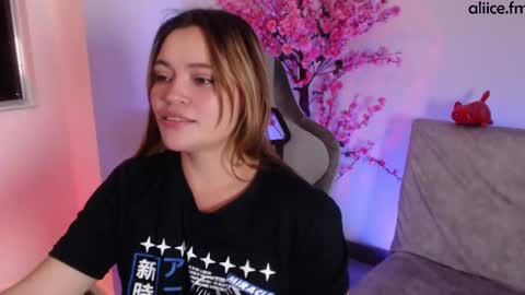 Snapshot of aliicefm chatting on October 6, 6:31 am Alicia en el pas de las maravillas online show from October 6, 6:31 am
