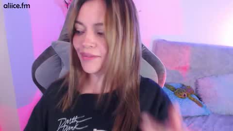 Snapshot of aliicefm chatting on September 14, 3:09 am Alicia en el pas de las maravillas online show from September 14, 3:09 am