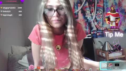 Ali Jones online show from February 24, 9:20 pm