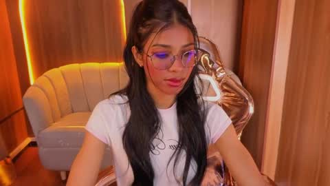 alina_b_ online show from May 26, 8:15 pm