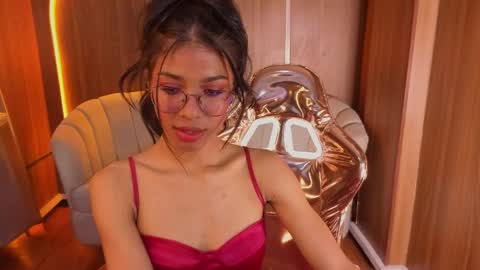 alina_b_ online show from May 13, 8:40 pm