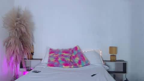 Snapshot of alinakiss_ chatting on February 16, 4:31 am lili online show from February 16, 4:31 am