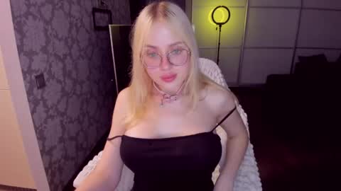 alinaocean online show from May 13, 7:12 pm