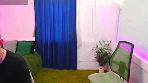Snapshot of alisaaleks chatting on October 19, 10:20 am Alisa Aleks online show from October 19, 10:20 am
