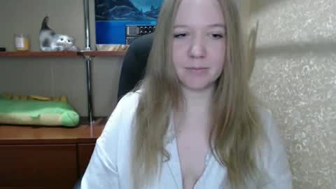 alisha_xi online show from January 13, 8:38 pm