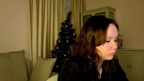 Alisia online show from December 23, 6:30 am