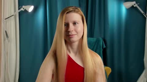 Snapshot of aliska_dark chatting on February 25, 2:15 pm Alice online show from February 25, 2:15 pm