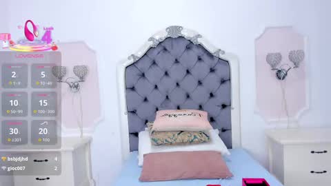Snapshot of alison_carde05 chatting on September 20, 9:18 pm Alison online show from September 20, 9:18 pm