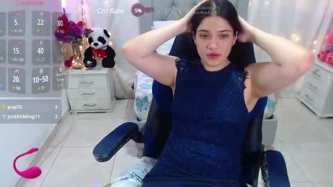 Snapshot of alison_girl22 chatting on February 19, 11:57 pm Alison online show from February 19, 11:57 pm