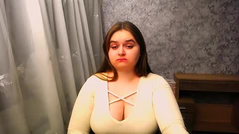 alison_noir_ online show from December 1, 4:32 pm