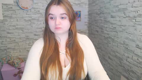 alison_noir_ online show from December 5, 9:33 am