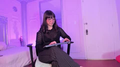 Alison Fishert online show from November 17, 12:19 pm