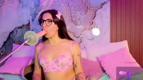 Mia online show from April 24, 9:06 pm