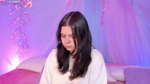 Mia online show from July 7, 3:41 am