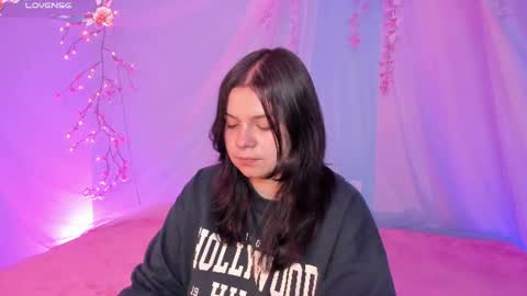Mia online show from July 16, 4:05 am