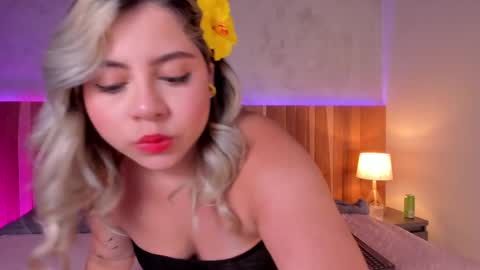 Snapshot of alissonjoneess chatting on October 6, 10:44 am Alisson Joness online show from October 6, 10:44 am