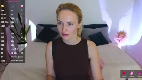 alisssarose online show from November 18, 6:33 pm