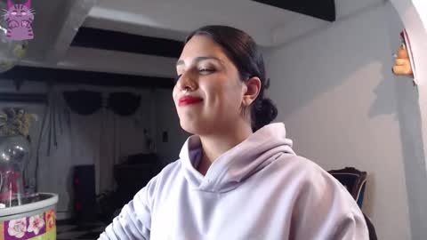 Snapshot of alix_beltran chatting on September 17, 2:48 am Alix online show from September 17, 2:48 am
