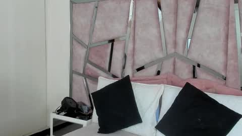 alix online show from September 25, 9:22 pm