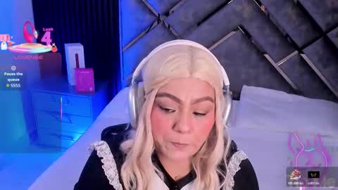 Aliyahs stone online show from December 18, 12:00 pm