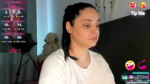 allees online show from June 18, 8:42 am